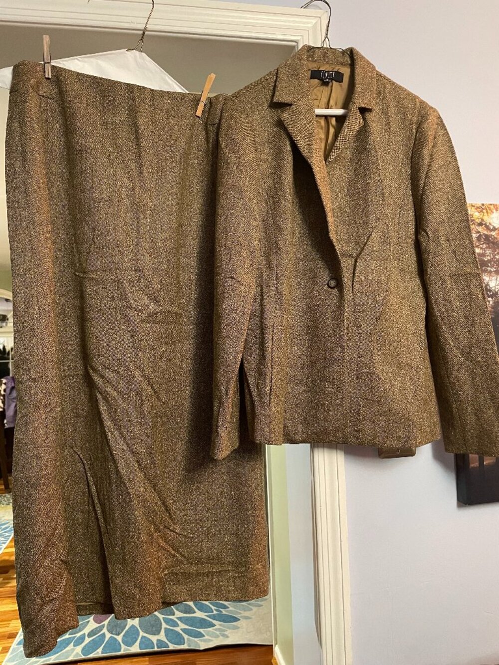 Finity Studio ladies skirt suit